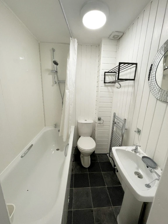 2 bedrooms flat in North Ayrshire