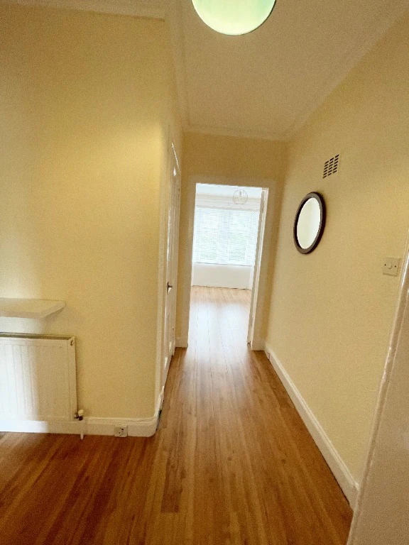 2 bedrooms flat in North Ayrshire