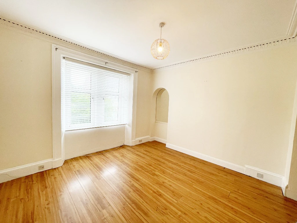 2 bedrooms flat in North Ayrshire