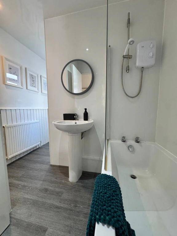 2 bedrooms flat in North Ayrshire