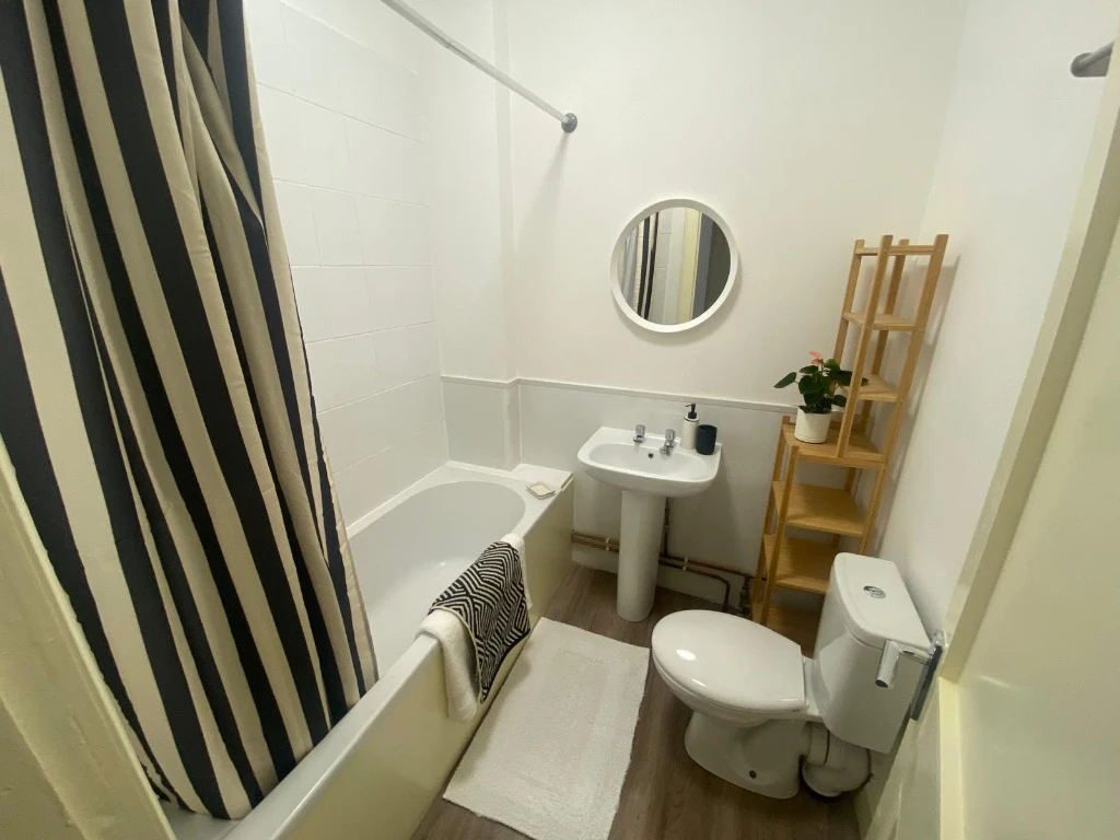1 bedroom flat in Renfrewshire