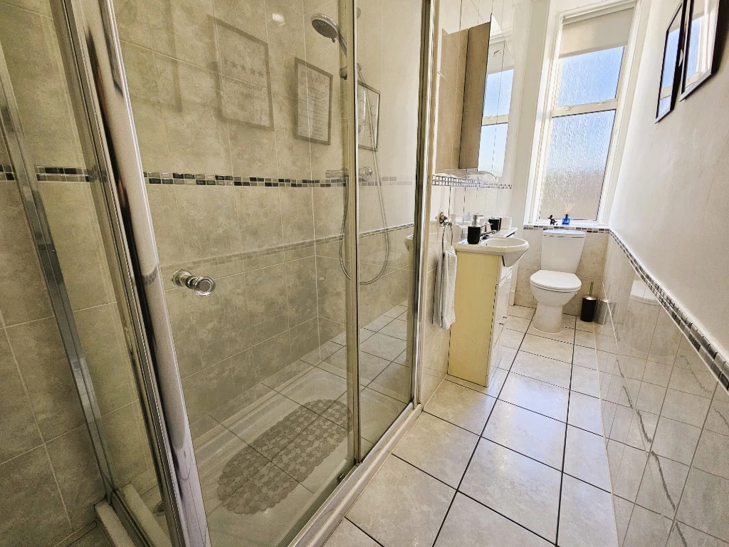 1 bedroom flat in Renfrewshire