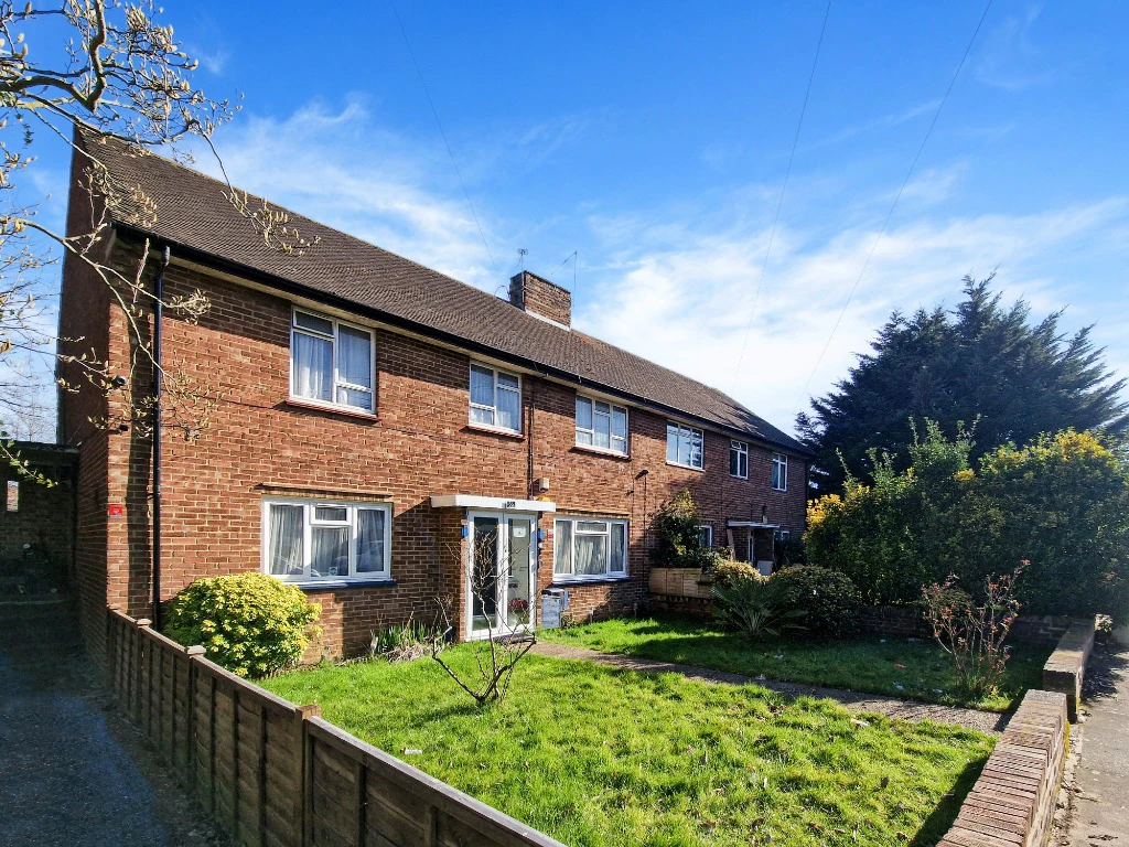 Marnham Crescent,
Greenford, UB6