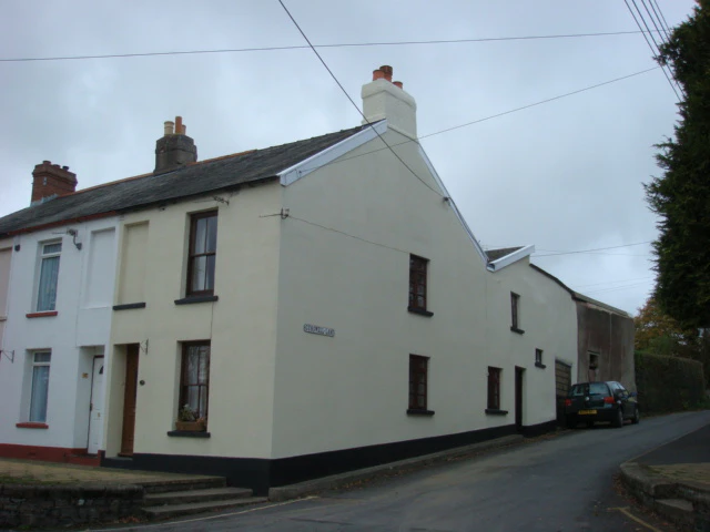 3 Bed Terraced House, West Street - Photo 1