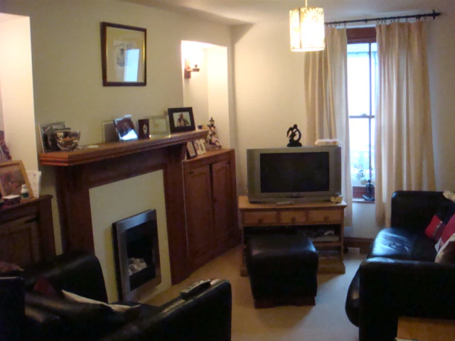 3 Bed Terraced House, West Street - Photo 2