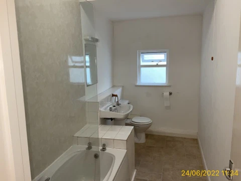 2 Bed Flat, Broad Street - Photo 6