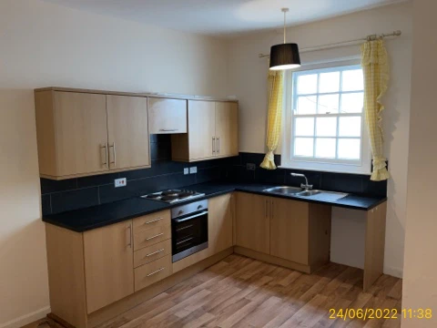 2 Bed Flat, Broad Street - Photo 3
