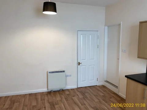 2 Bed Flat, Broad Street - Photo 5