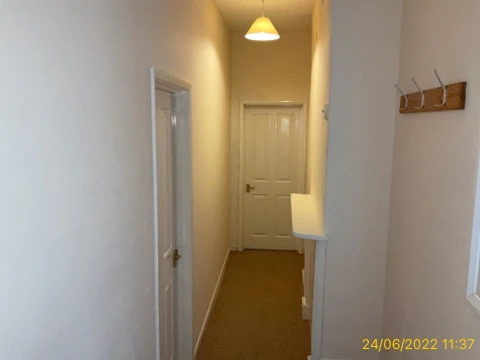 2 Bed Flat, Broad Street - Photo 2