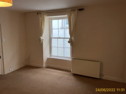 2 Bed Flat, Broad Street - Photo 7