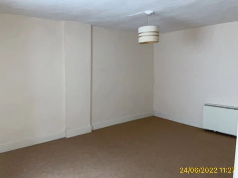 2 Bed Flat, Broad Street - Photo 11