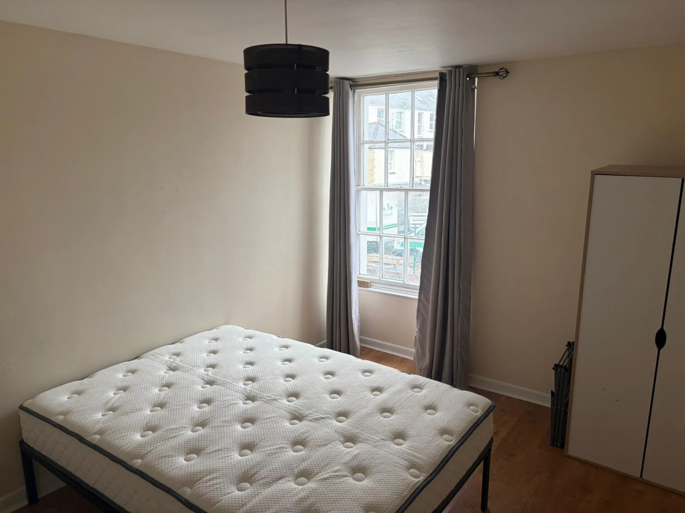 Furnished Room, Newport Road - Photo 4