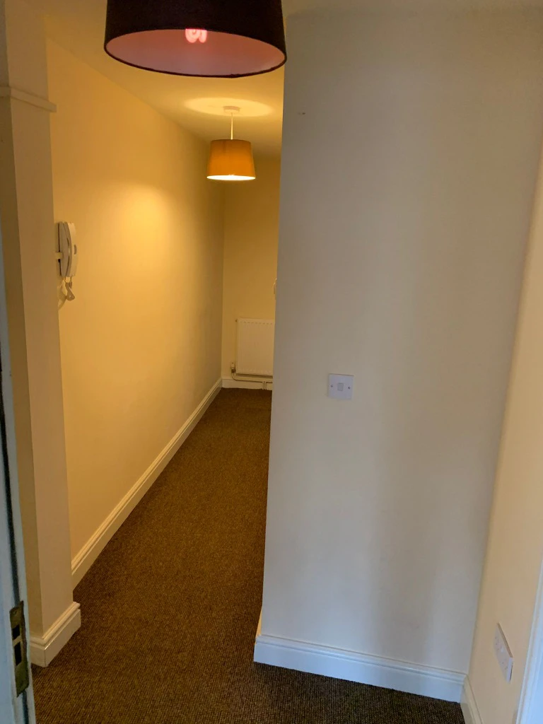 1 Bed Flat, 3 The Square - Photo 6