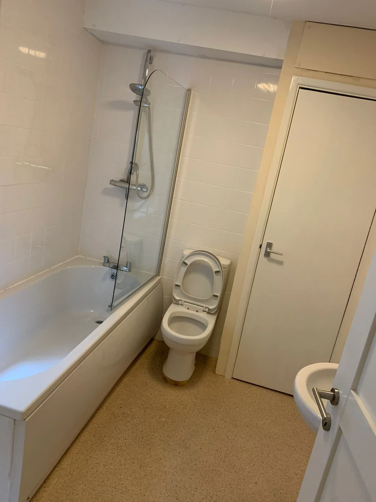 1 Bed Flat, 3 The Square - Photo 5