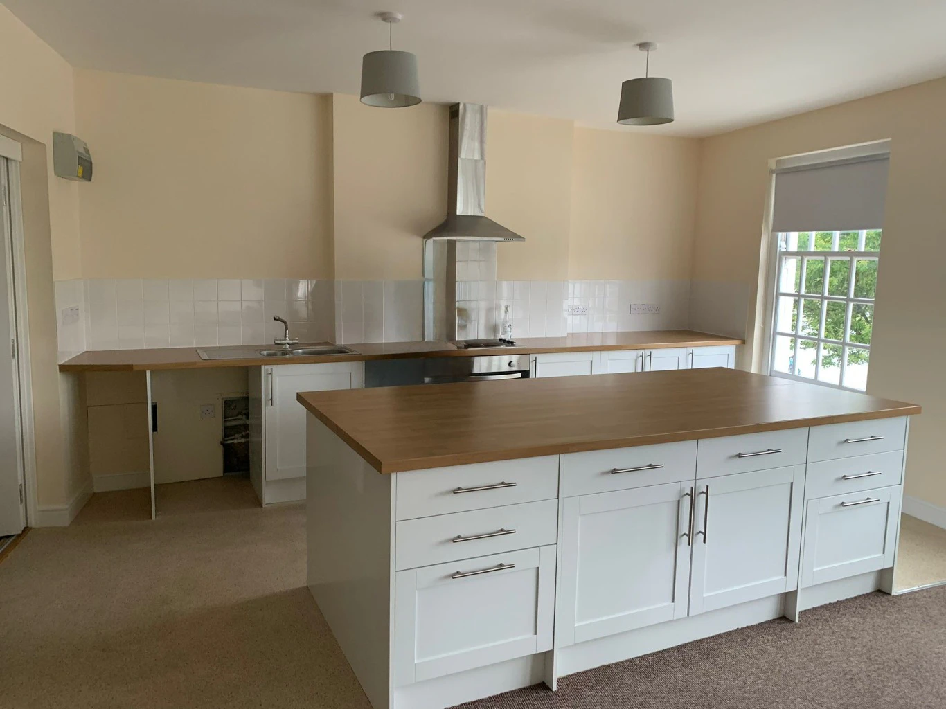 1 Bed Flat, 3 The Square - Photo 2