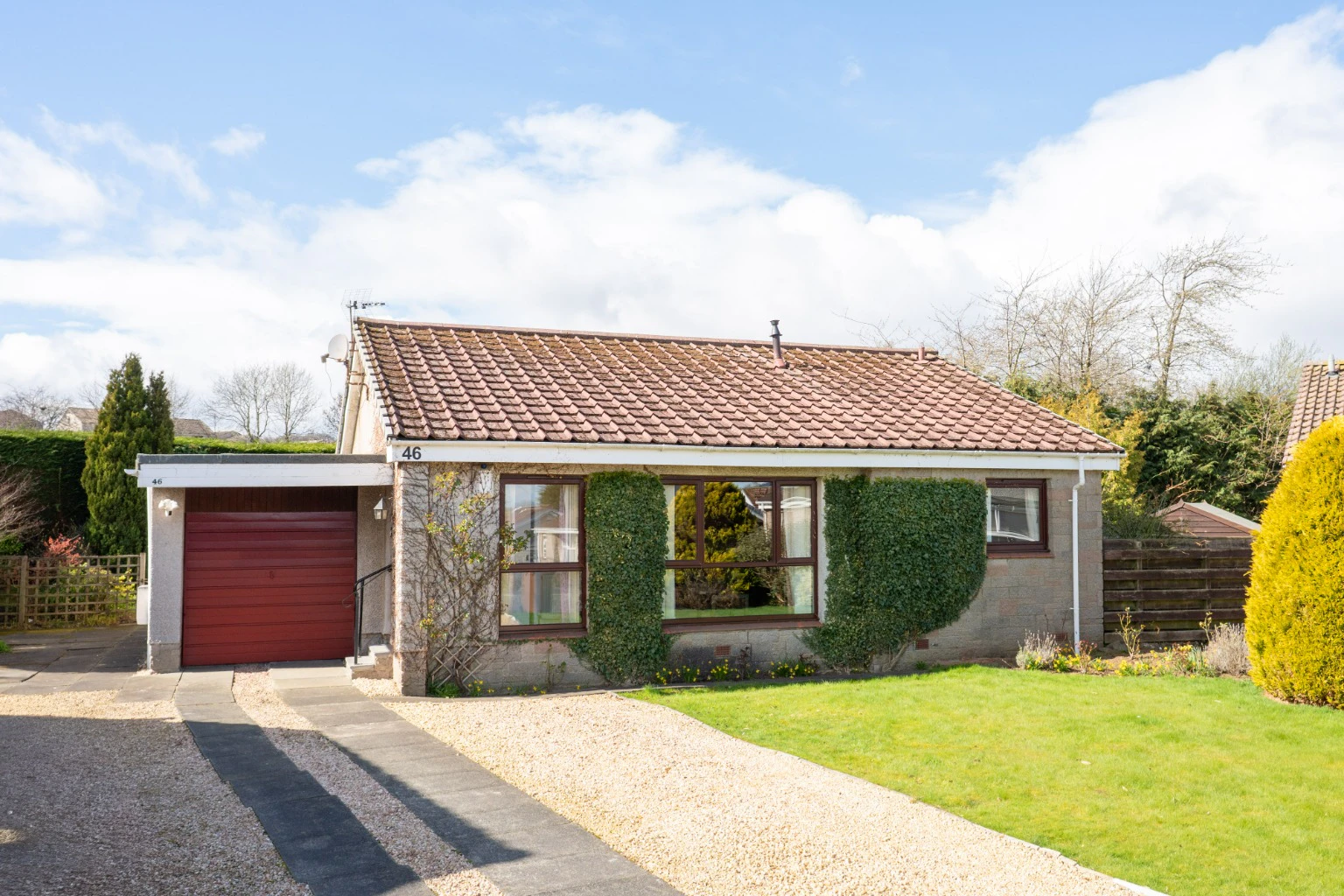 Lade Braes, Dalgety Bay, KY11